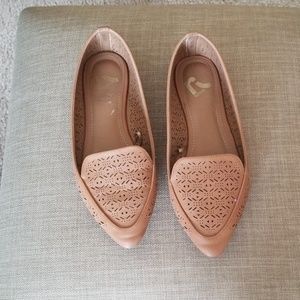 Tan flats